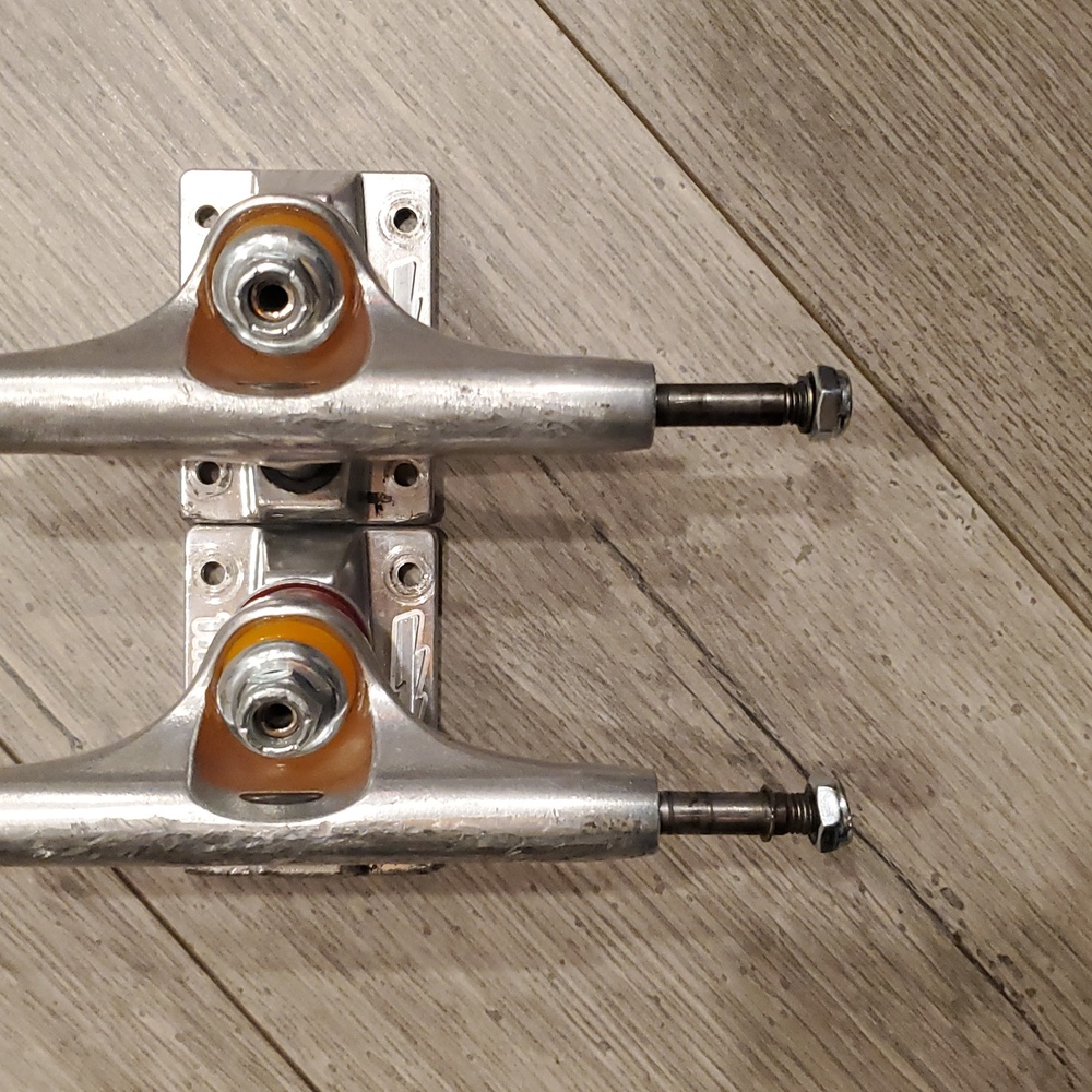 Thunder 147 Hollow Light Skateboard Trucks